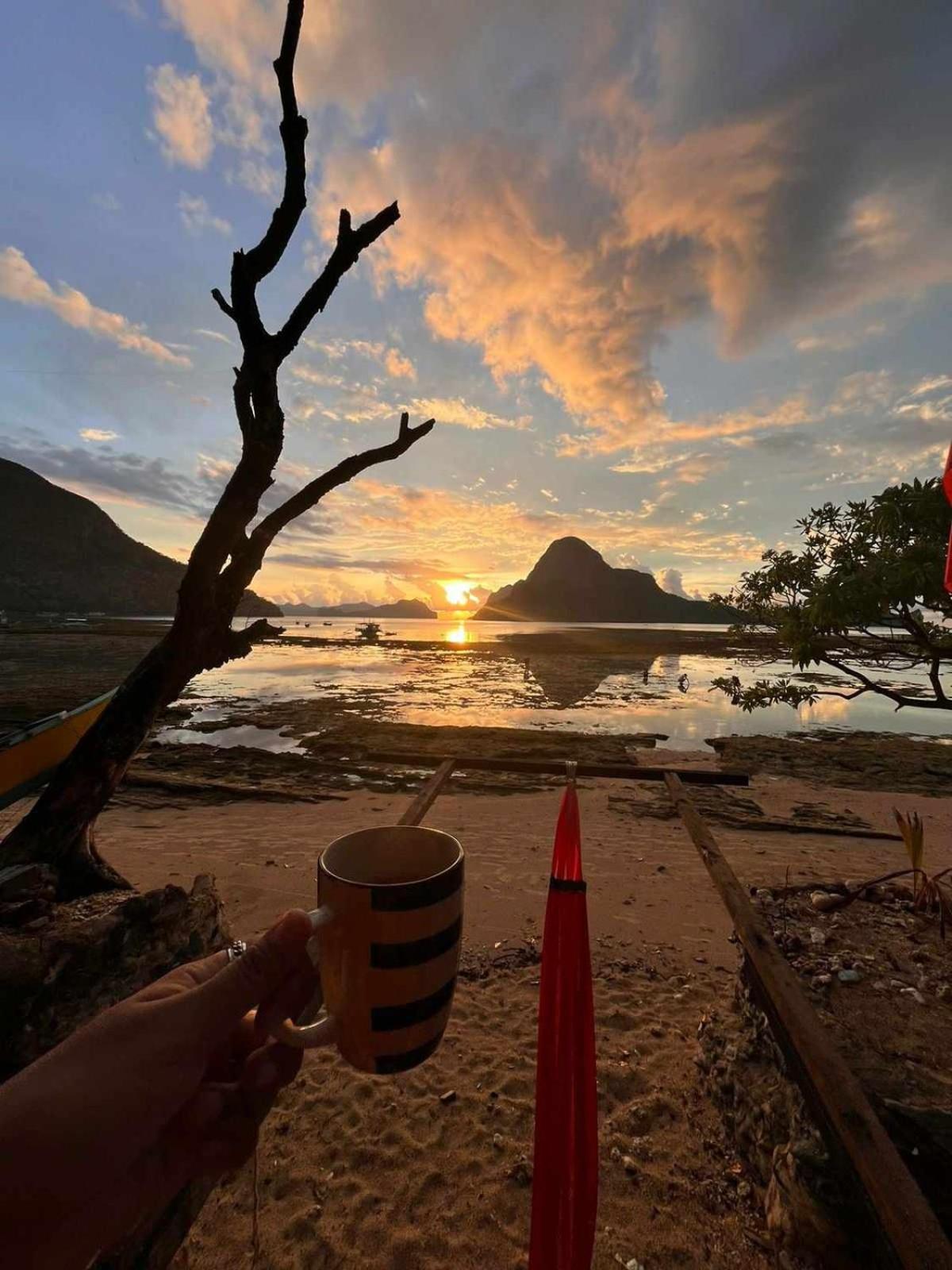 Oia Beach Hostel - El Nido Eksteriør billede
